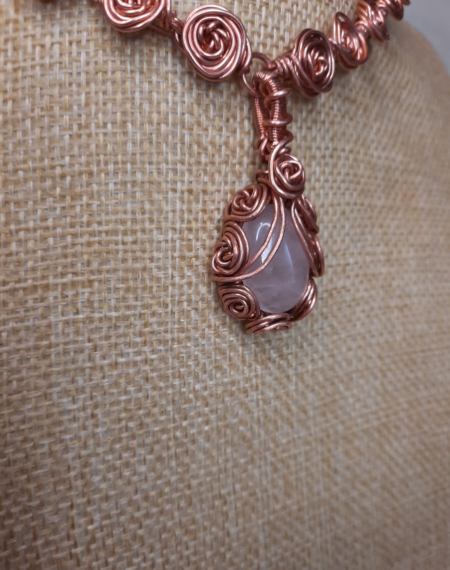 Rose Quartz Pendant – Rose Link Chain