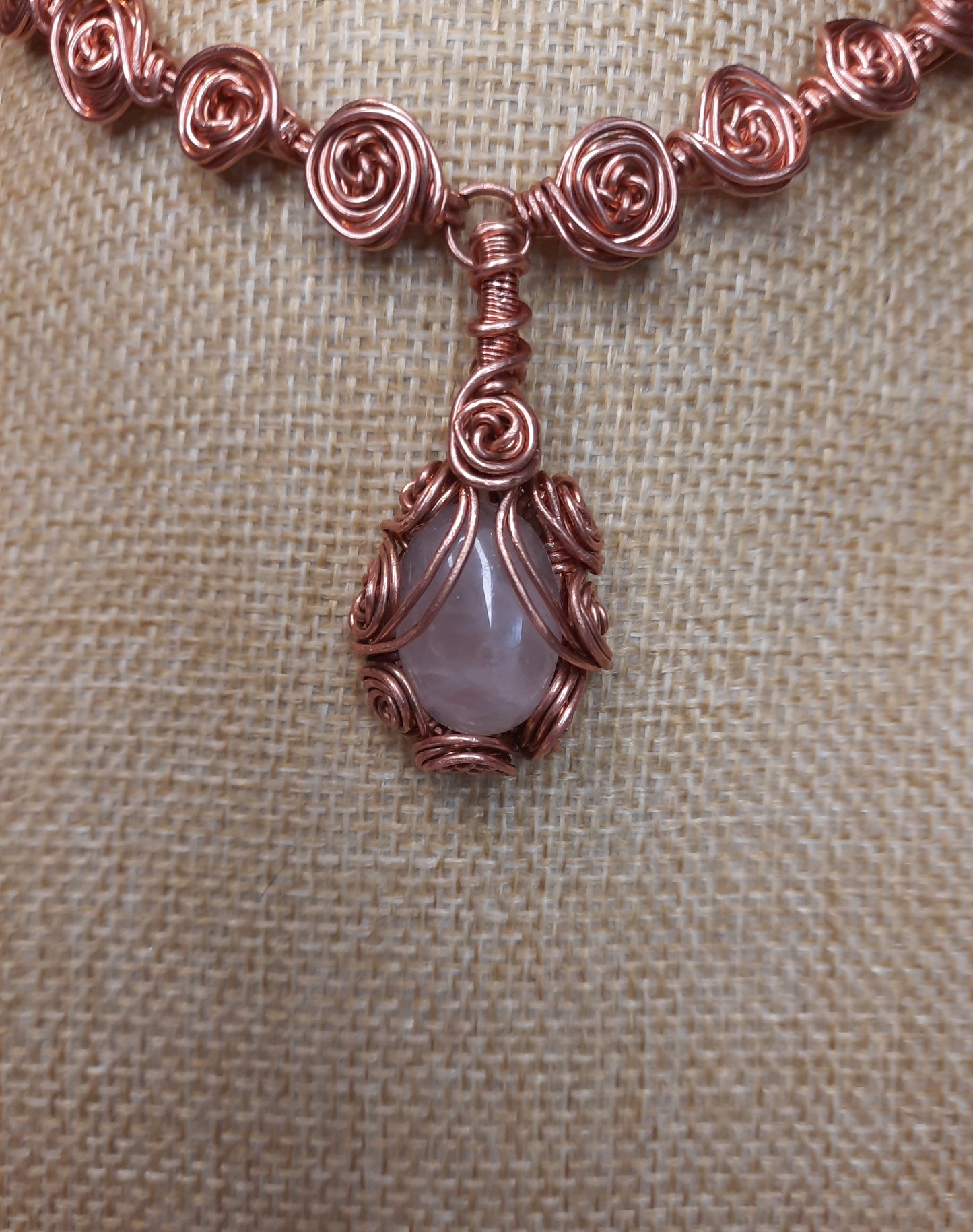 Rose Quartz Pendant – Rose Link Chain